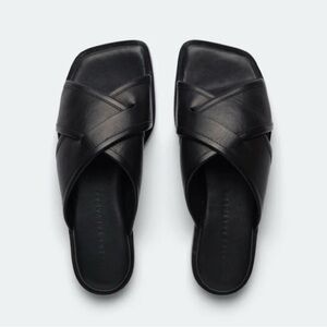 NWOB Freda Salvador Marta Criss-Cross Slide Black Minimalist Leather Sz 9 ❤️🎀